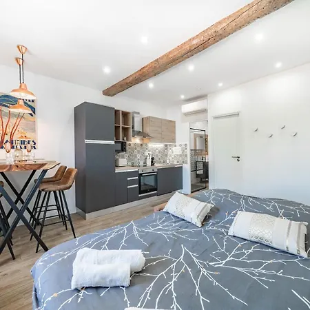 Joli 2 Pieces - Coeur De - Aw Apartment Antibes
